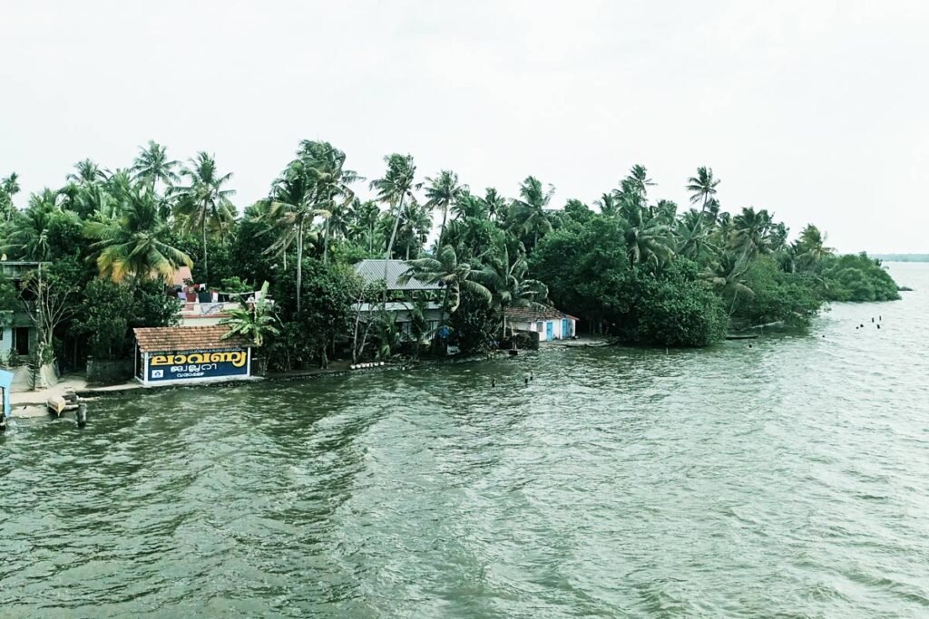kadamakkudy-veeran-puzha