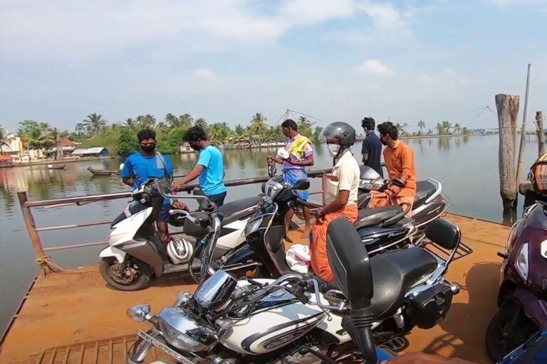 kadamakkudy ferry